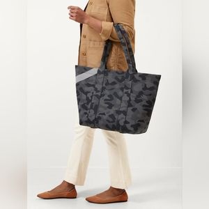 RARE NWT Rothy's The Essential Tote Large Bag in Slate Camo camouflage